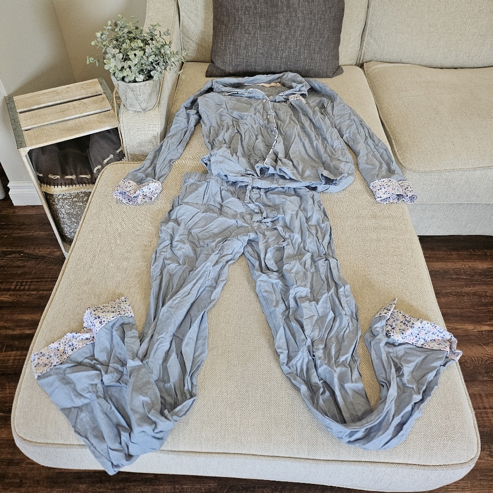 NEW Victoria's Secret Blue Pajama Set with Floral Cuffs XS